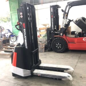 Xe Nâng Điện Stacker 1.5 Tấn 3000mm Esr151