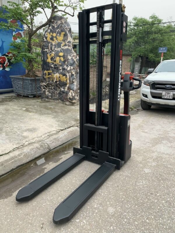 Xe Nâng Điện Stacker 1.5 Tấn Est152 3300 Mm