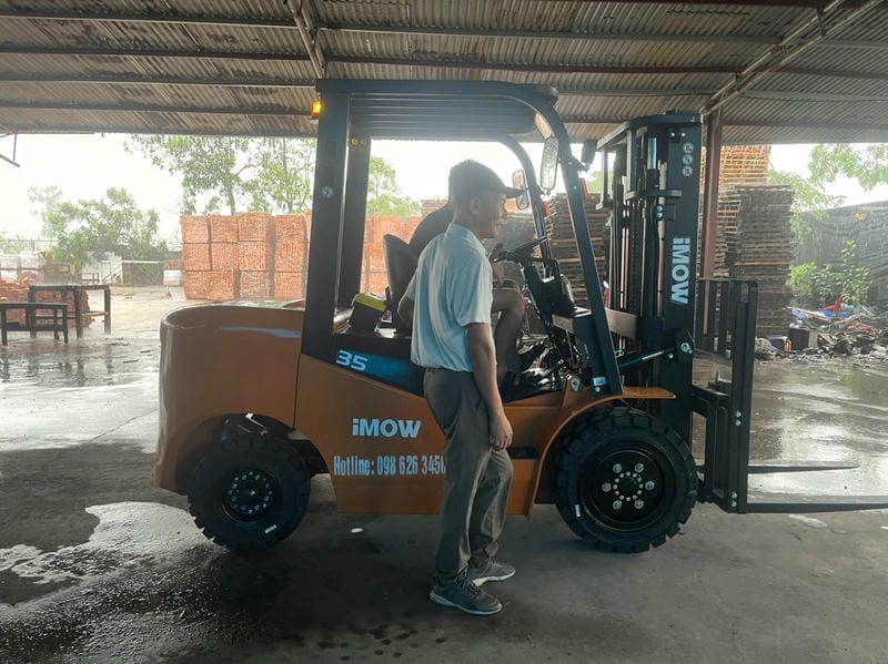 Xe Nâng Dầu 3.5 Tấn 2