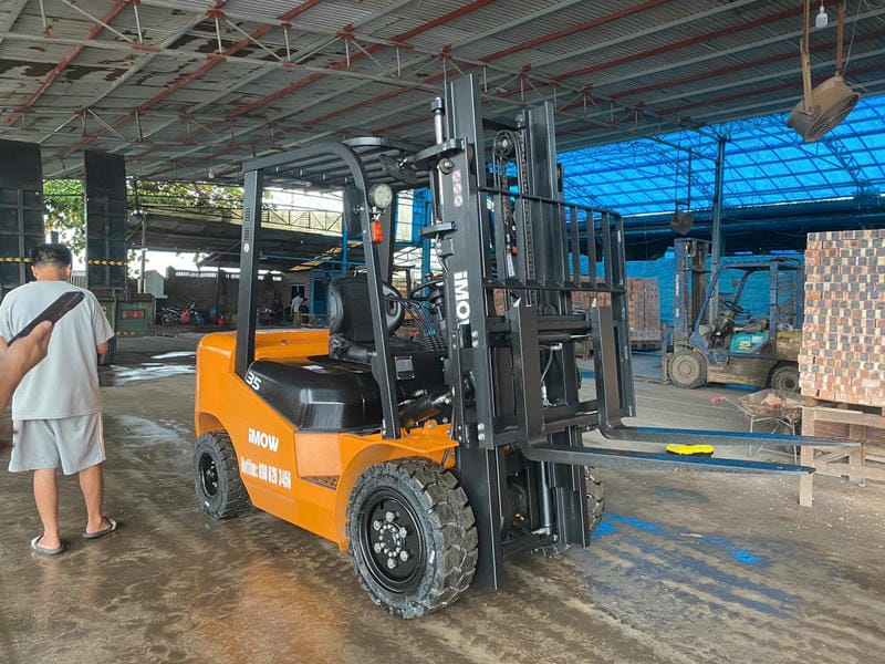 Xe Nâng Dầu 3.5 Tấn 4