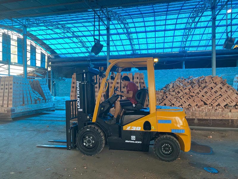 Xe Nâng Dầu 3 Tấn Maxlion