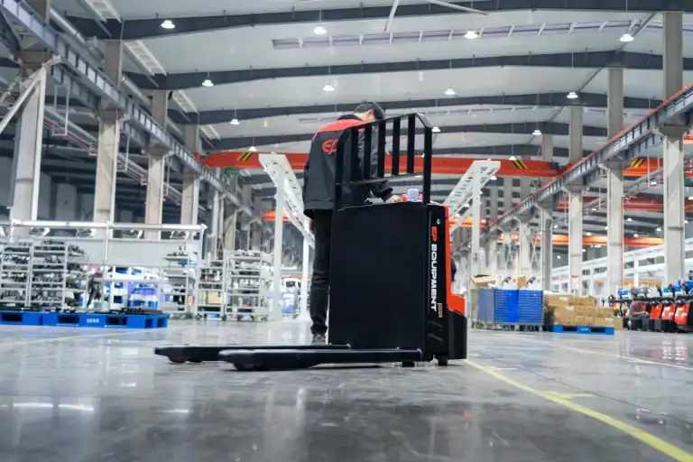 Xe Nâng Tay Điện 2 Tấn Wal20 Pro Pin 24 V Li-ion 4