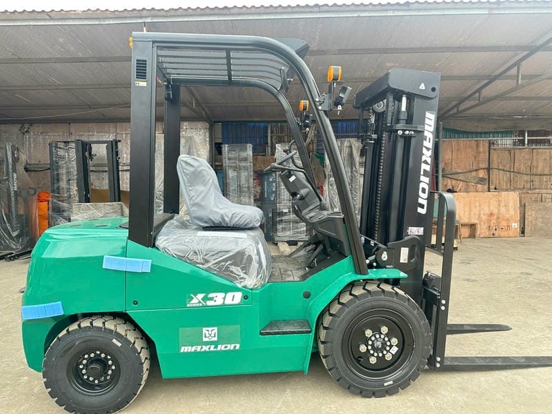 Xe Nâng Dầu 3.5 Tấn Hoạt Động Ngoài Trời Có Ưu Điểm