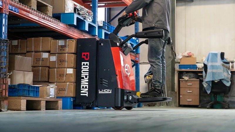 Xe nâng tay điện 1.5 tấn chính hãng trong kho hàng