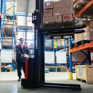 Xe Nâng Điện Stacker 1.2 Tấn Est122 Đứng Lái Nâng 3013 Mm Agm 24v 1