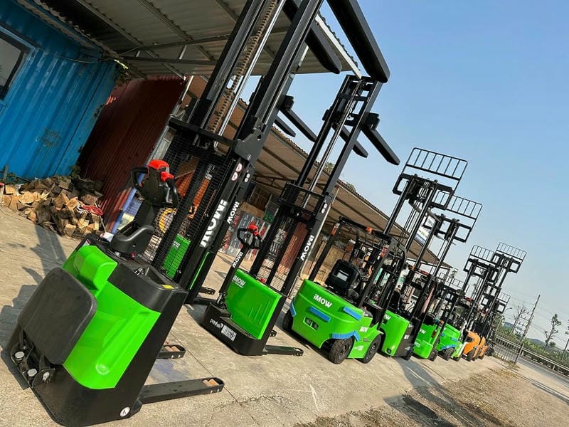 Phù hợp kho có kệ trung bình, lối đi hẹp, pallet chuẩn và nhu cầu nâng