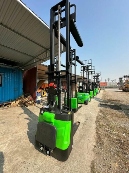 Xe Nâng điện đứng Lái Stacker 3