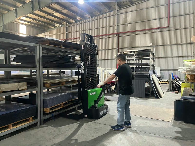 Xe Nâng điện đứng Lái Stacker Imow 14