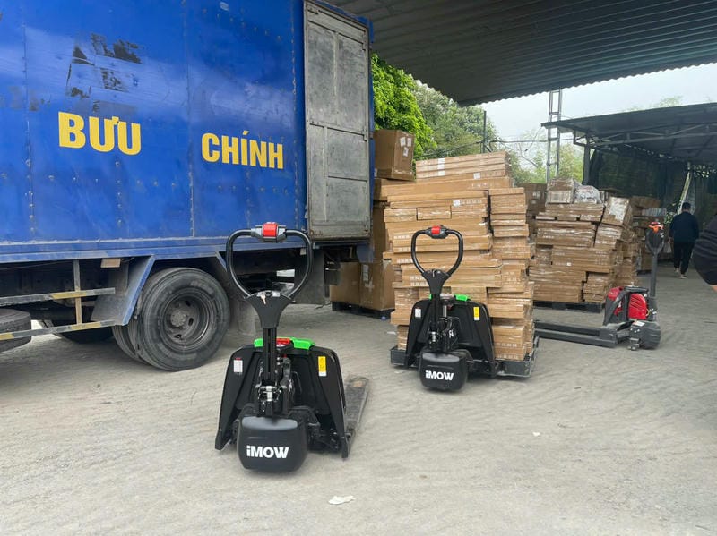 Nên tiếp tục nếu motor nóng bất thường, bánh rung mạnh hoặc bo mạch báo lỗi
