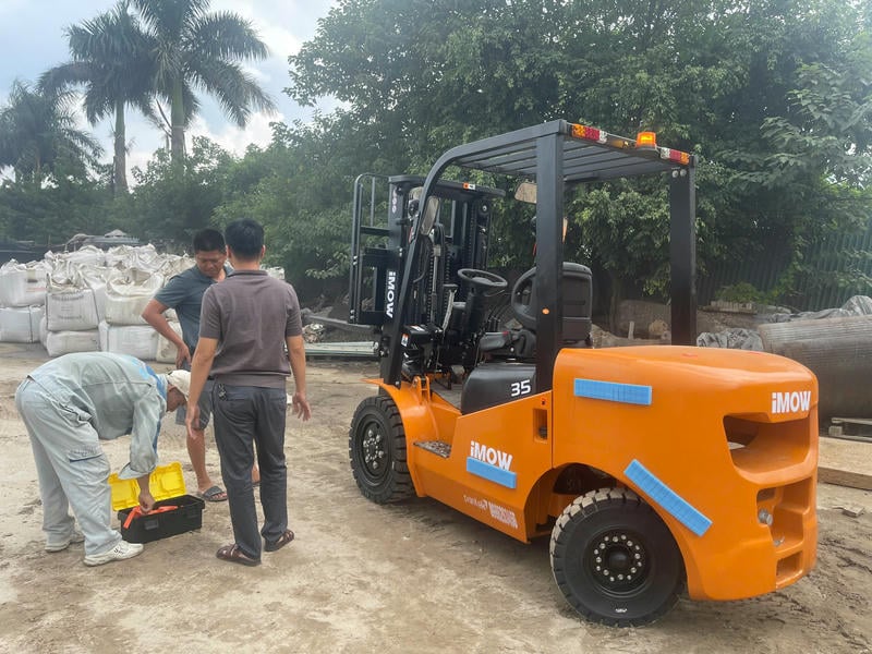 Xe Nâng Dầu 3 Tấn Imow 7
