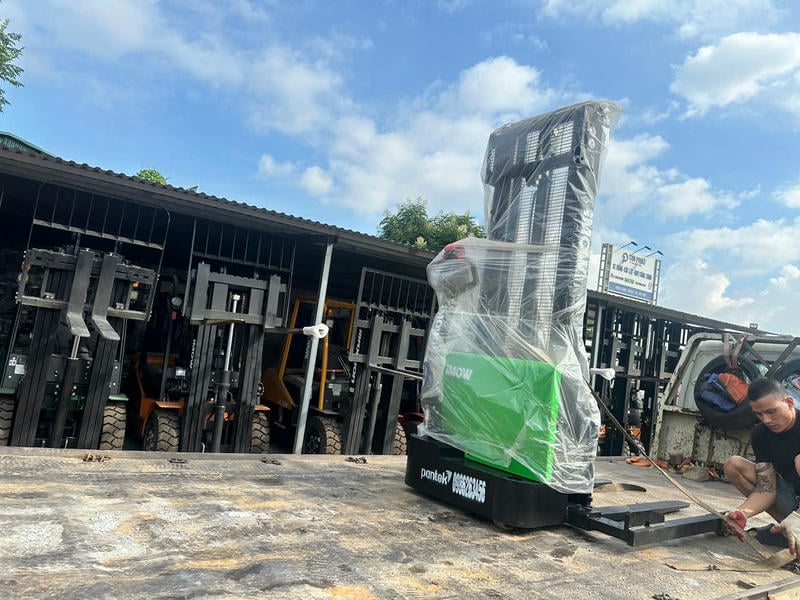 Cần kiểm tra pin, bộ sạc, phanh, bánh xe, mast, xi lanh nâng và lịch bảo