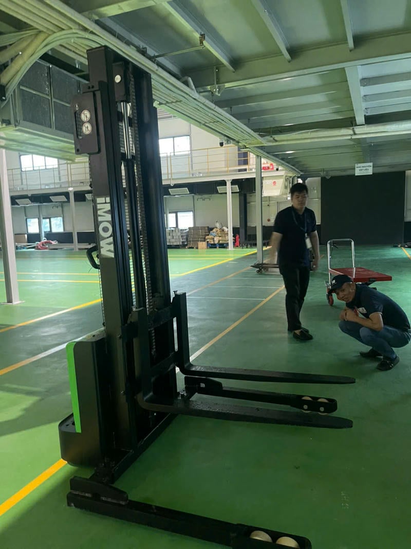 Xe Nâng điện đứng Lái Stacker 1.8 Tấn