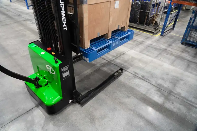 Xe Nâng Điện Đứng Lái 1.2 Tấn Stacker Ds4-d Ep Nguồn 24v80ah 8