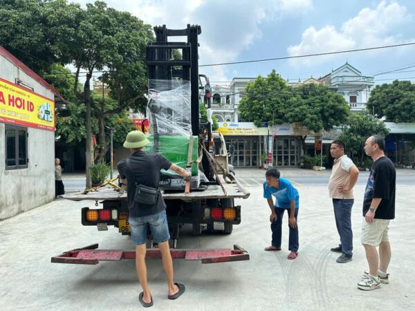 Xe Nâng điện đứng Lái 1.5 Tấn 3