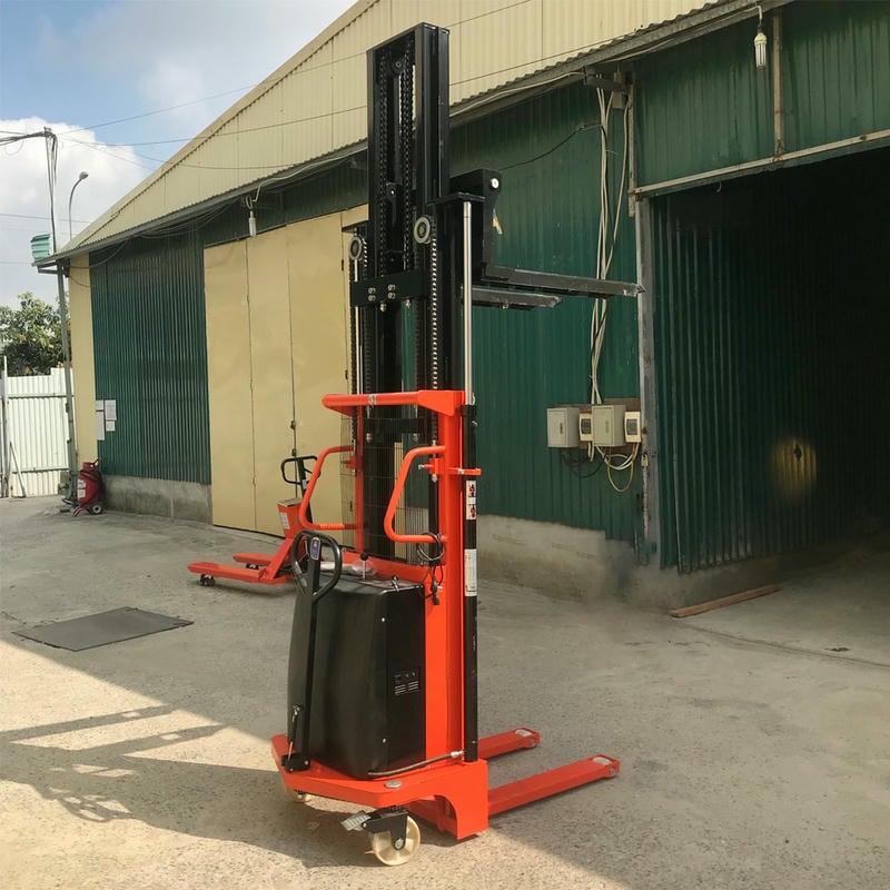 Xe Nâng Tay Cao Bán Tự động 3