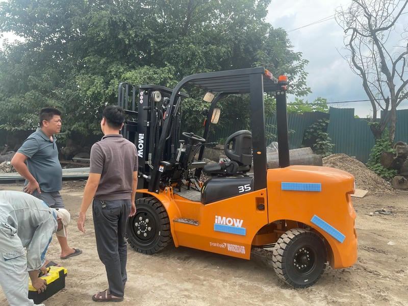 Càng 1070mm và nâng 3m phù hợp loại hàng nào