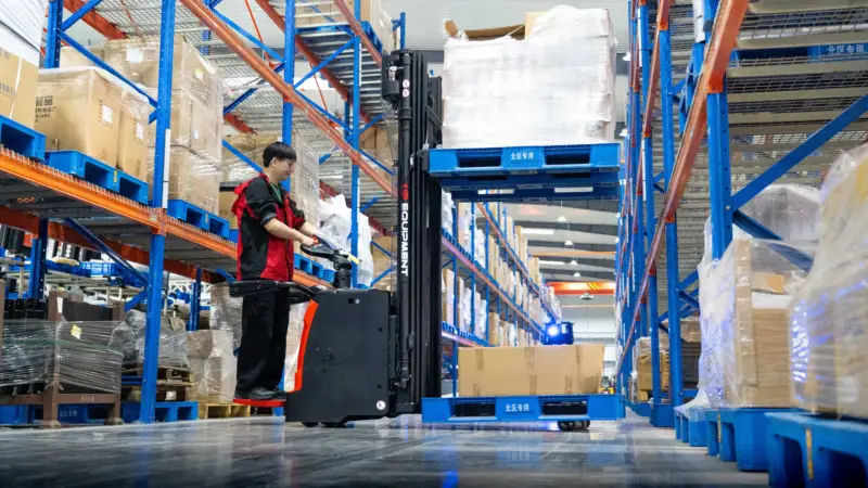 Xe nâng điện 1.6 tấn giá tốt toàn quốc 0986263456