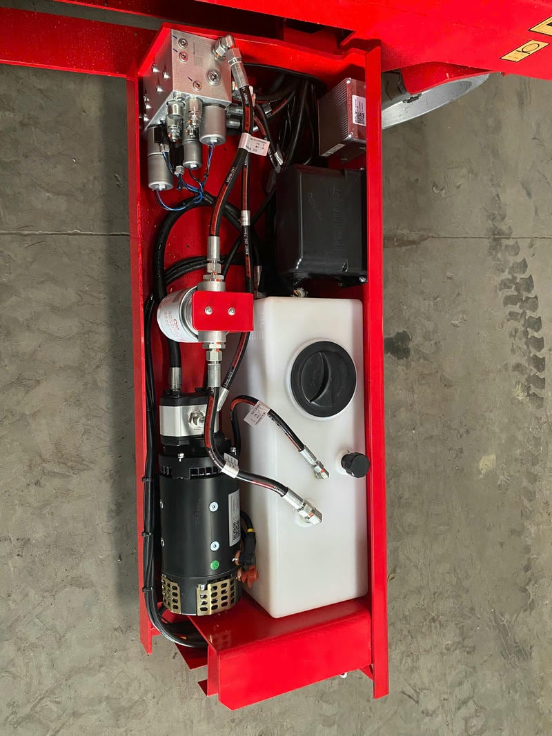 Xe Nâng Người Cắt Kéo Tự Hành Xe80c Nâng 8 - 10m 2