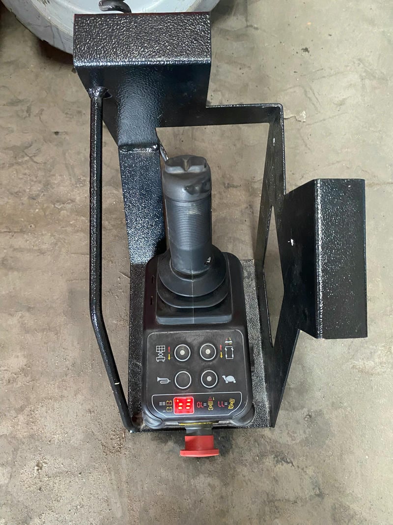 Xe Nâng Người Cắt Kéo Tự Hành Xe80c Nâng 8 - 10m 3
